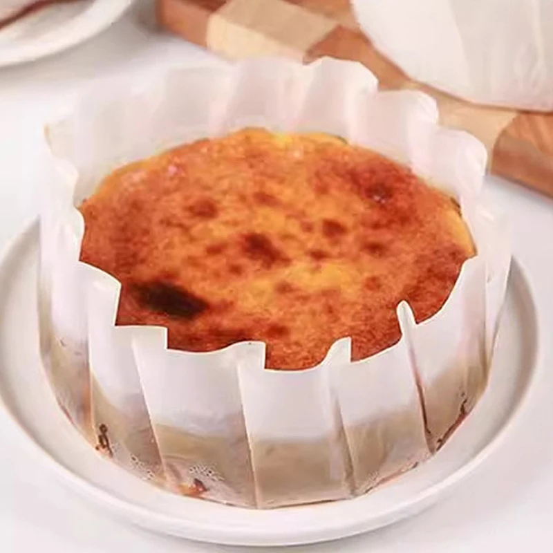 Heat Resisting Cupcake Pan Liner Baking Paper by Holidaypacfactory