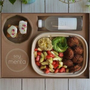 Soy menta vegan picnic meal prep box with falafel hummus avocado and salad - eco-friendly bento packaging by Holidaypac