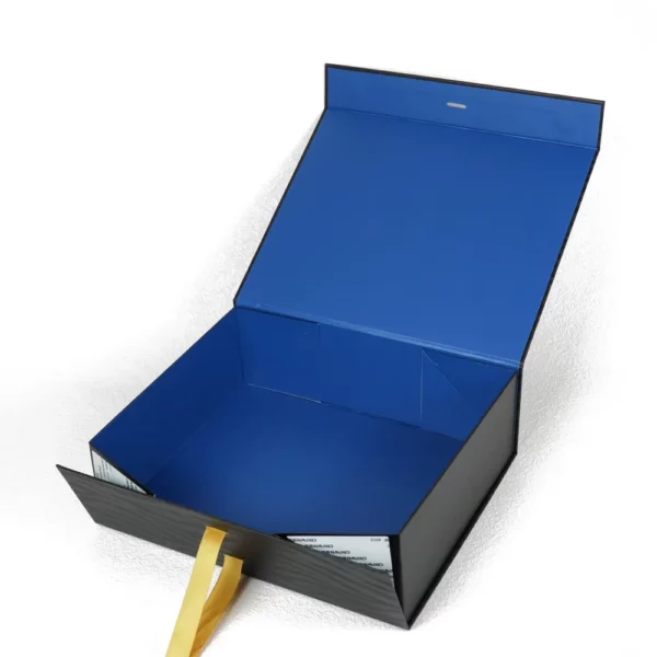 Holidaypacfactory magnetic clothing gift box detail angle