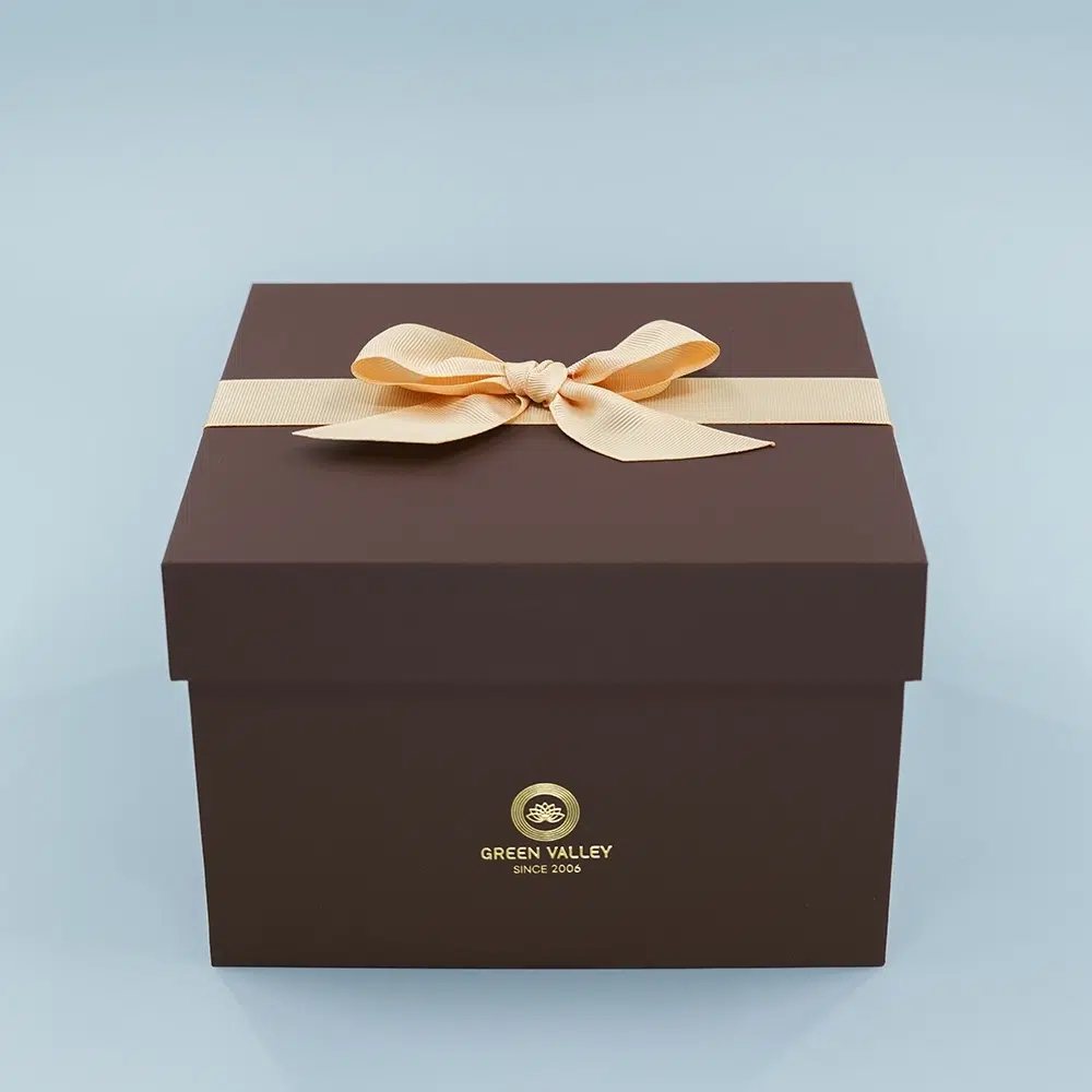 Holidaypacfactory triangle magnetic chocolate gift box packaging material and surface detail