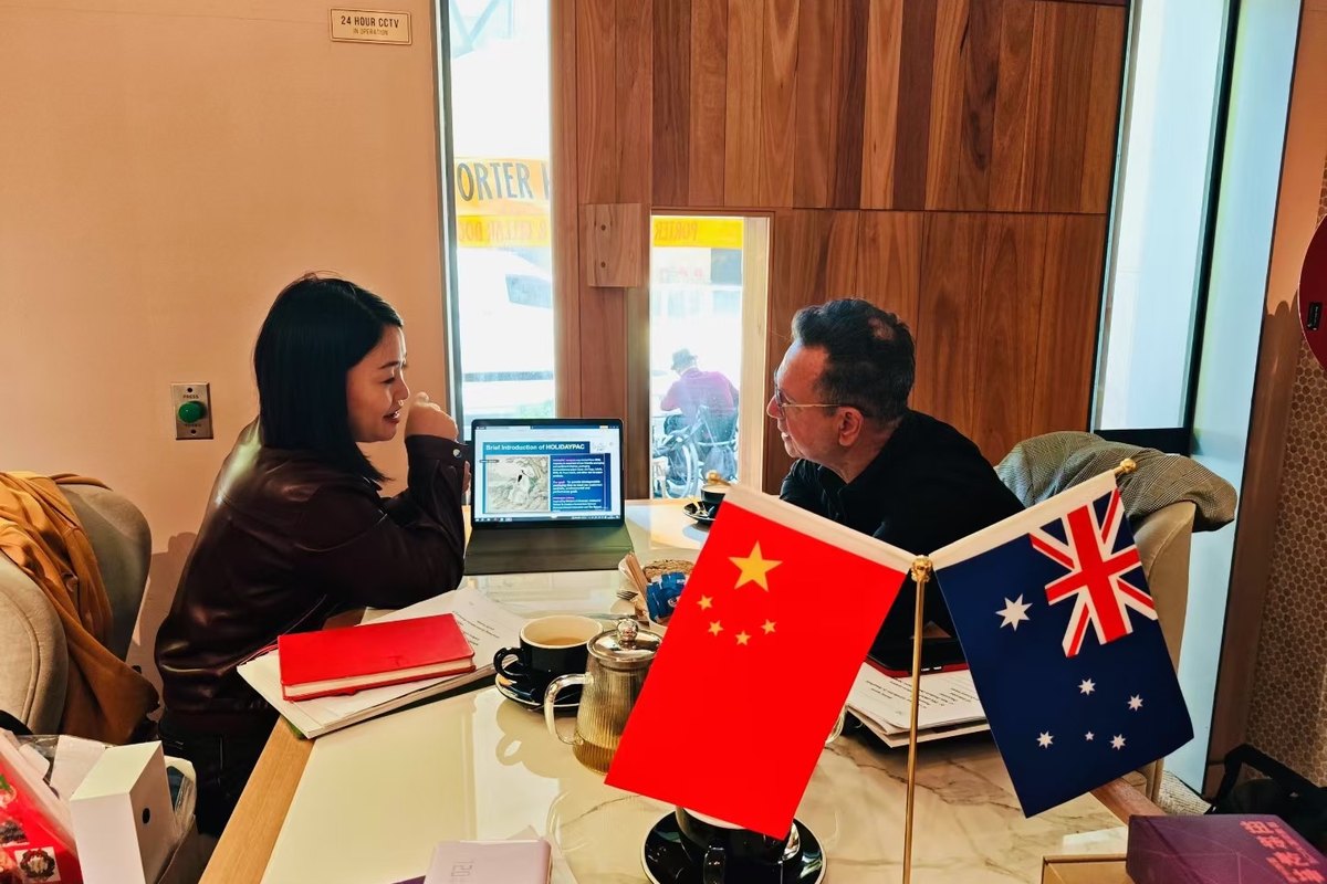 HolidayPAC customer discussion for Australia packaging project