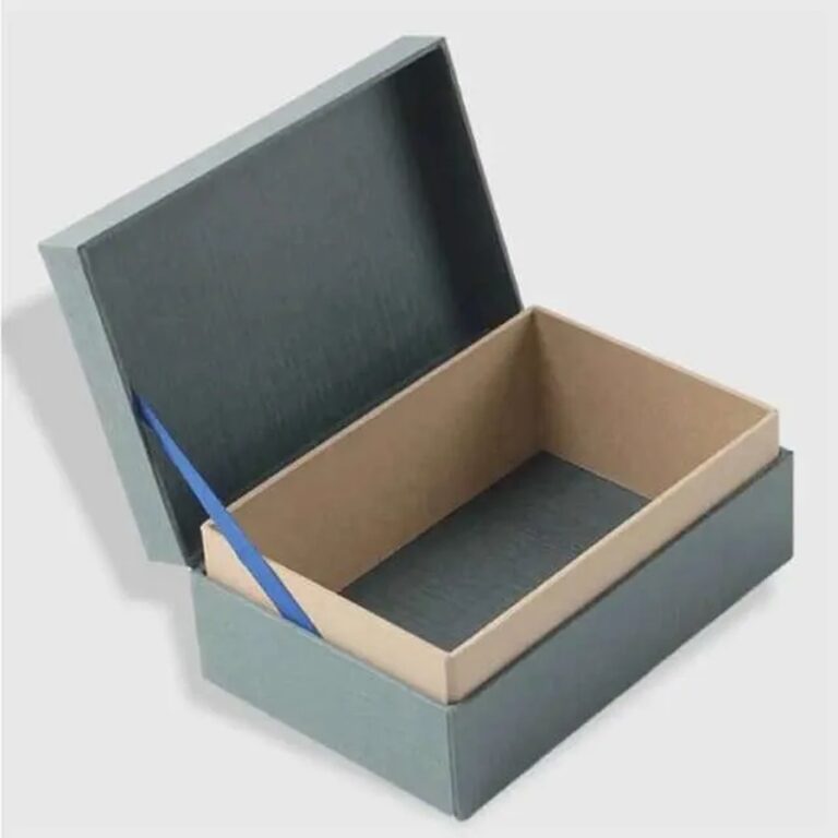 custom flip lid hinged rigid box Holidaypacfactory image 1 for cosmetics, skincare, perfume, candles, jewelry, electronics, memberships and premium gifts