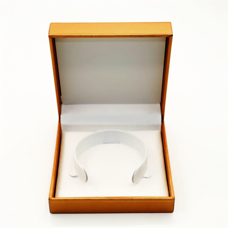 Holidaypacfactory no logo necklace jewelry box packaging main product view