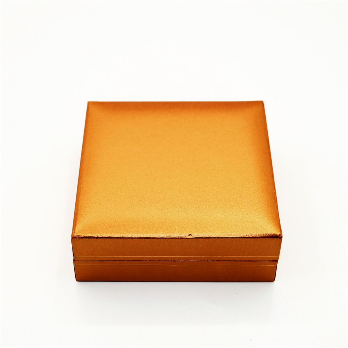Holidaypacfactory no logo necklace jewelry box packaging side and edge detail