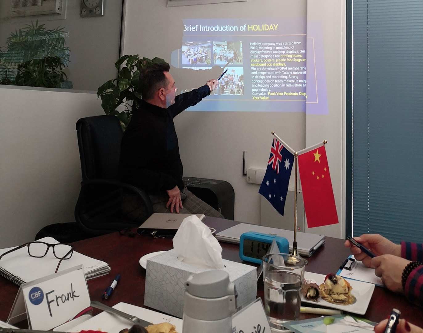 Holidaypac team briefing session with visiting partners